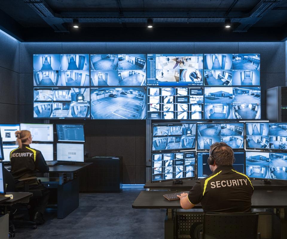 Équipements de vidéosurveillance et écrans de contrôle